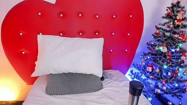 nicolette rock online show from 3, 12, 2025