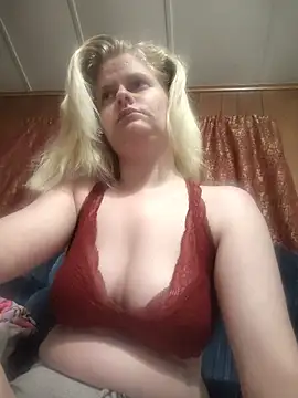 Snapshot of BadAssBitchMakayla chatting on 19, 6, 2026 BadAssBitchMakayla online show from 19, 6, 2026