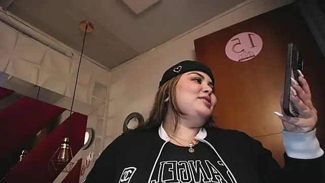 Snapshot of Penelope_Tits chatting on 20, 6, 2026 Penelope Tits online show from 20, 6, 2026