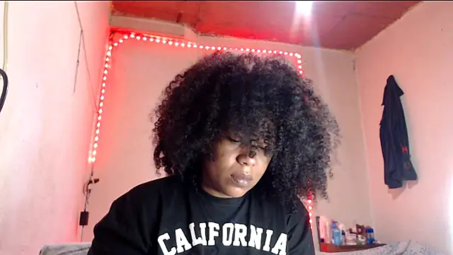 Snapshot of cherry_cleou chatting on 14, 4, 2026 cherry cleou online show from 14, 4, 2026