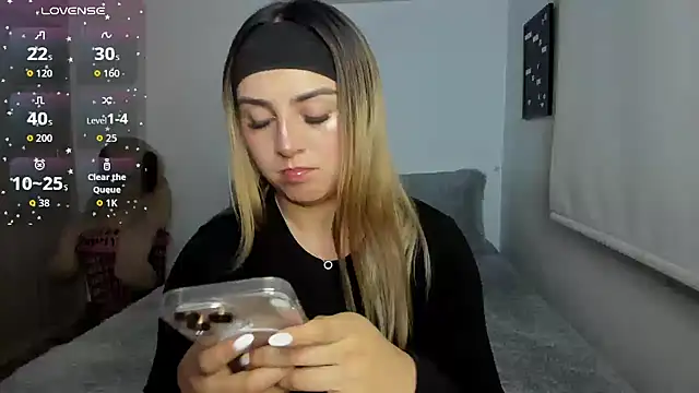 sophi mooreno online show from 14, 11, 2025