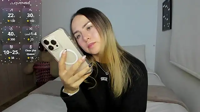 Snapshot of sophi_mooreno chatting on 29, 3, 2026 sophi mooreno online show from 29, 3, 2026