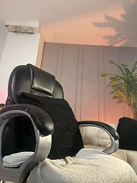 Frank Farrell online show from 5, 4, 2026