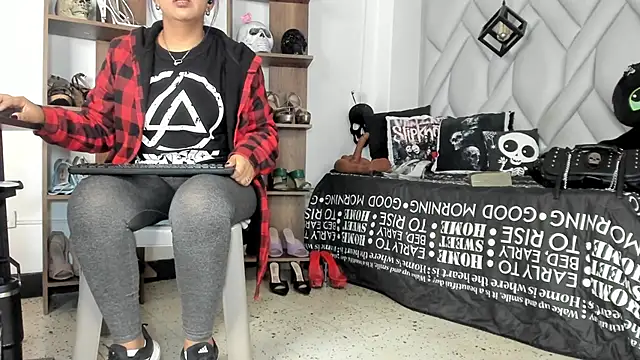 MirandaHaguen online show from 15, 6, 2026