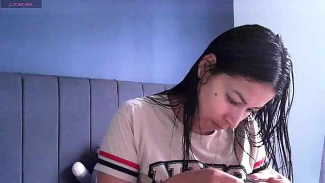 Snapshot of Sweet-Angie chatting on 11, 5, 2026 Sweet-Angie online show from 11, 5, 2026