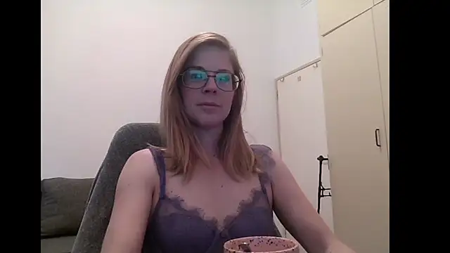 Snapshot of SavannaGirly chatting on 25, 9, 2025 SavannaGirly online show from 25, 9, 2025