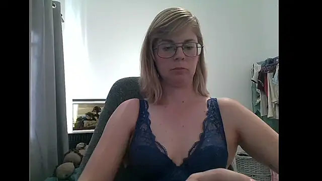 Snapshot of SavannaGirly chatting on 3, 3, 2025 SavannaGirly online show from 3, 3, 2025