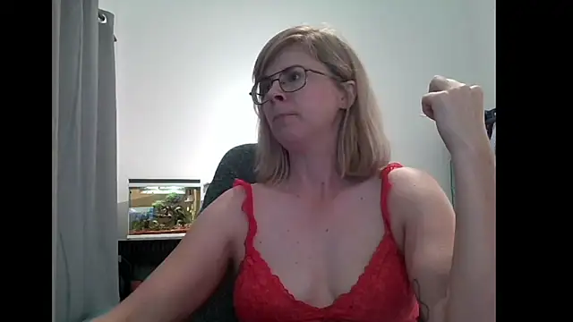 Snapshot of SavannaGirly chatting on 7, 3, 2025 SavannaGirly online show from 7, 3, 2025
