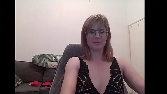Snapshot of SavannaGirly chatting on 3, 10, 2025 SavannaGirly online show from 3, 10, 2025