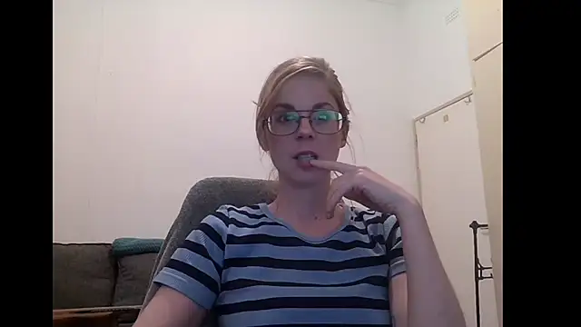 Snapshot of SavannaGirly chatting on 17, 9, 2025 SavannaGirly online show from 17, 9, 2025
