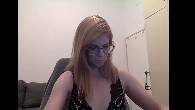 Snapshot of SavannaGirly chatting on 24, 9, 2025 SavannaGirly online show from 24, 9, 2025