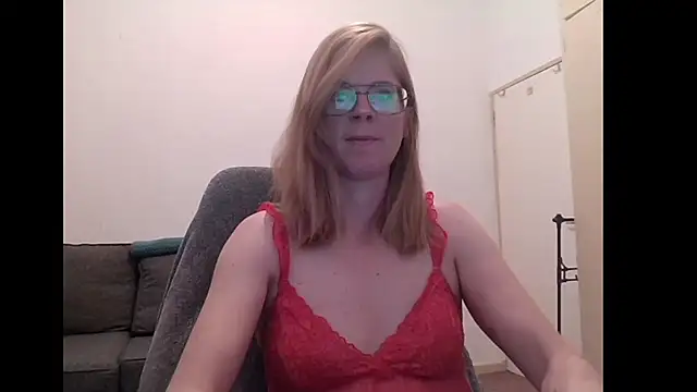 Snapshot of SavannaGirly chatting on 16, 9, 2025 SavannaGirly online show from 16, 9, 2025