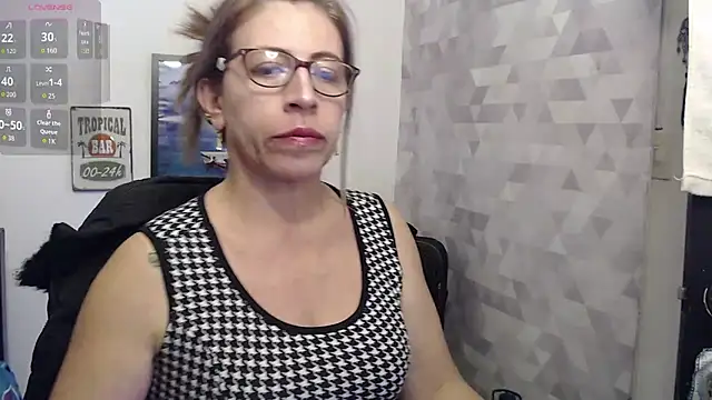 Snapshot of Chayla_Ruiz chatting on 12, 9, 2025 Chayla Ruiz online show from 12, 9, 2025