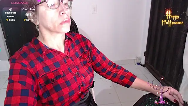 Snapshot of Chayla_Ruiz chatting on 5, 11, 2025 Chayla Ruiz online show from 5, 11, 2025