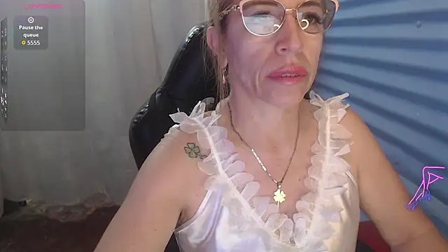 Snapshot of Chayla_Ruiz chatting on 16, 6, 2026 Chayla Ruiz online show from 16, 6, 2026