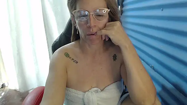 Chayla Ruiz online show from 19, 4, 2026