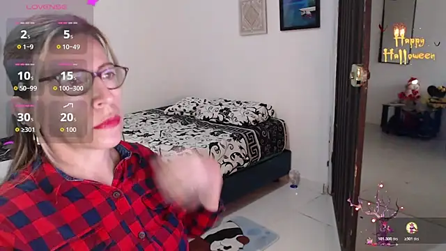 Snapshot of Chayla_Ruiz chatting on 23, 10, 2025 Chayla Ruiz online show from 23, 10, 2025