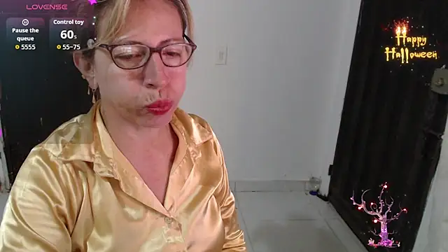 Snapshot of Chayla_Ruiz chatting on 9, 11, 2025 Chayla Ruiz online show from 9, 11, 2025