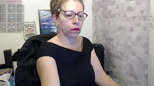 Snapshot of Chayla_Ruiz chatting on 8, 9, 2025 Chayla Ruiz online show from 8, 9, 2025