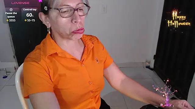 Snapshot of Chayla_Ruiz chatting on 15, 11, 2025 Chayla Ruiz online show from 15, 11, 2025