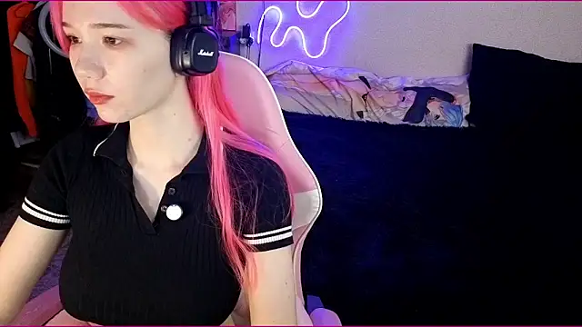 Snapshot of Maya_Viola chatting on 12, 10, 2025 Maya Viola online show from 12, 10, 2025