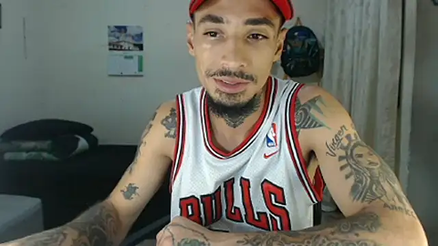 emiliano hottt online show from 23, 4, 2026