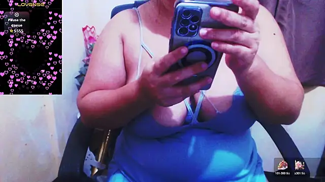 Alliayah Hollyx online show from 11, 11, 2025