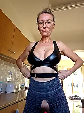 MissMialicious online show from 23, 10, 2025