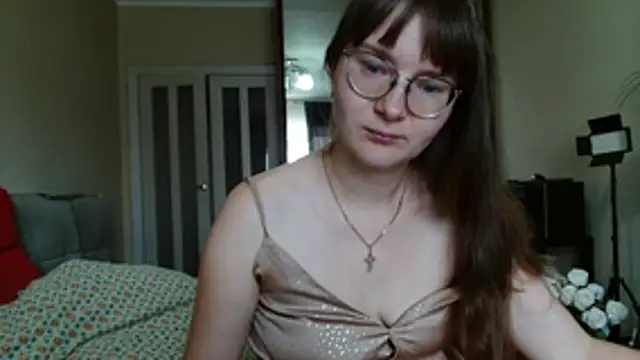 KiraGoldens online show from 17, 6, 2026