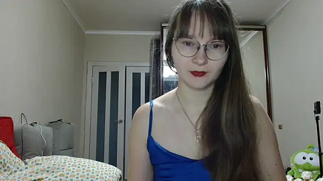 KiraGoldens online show from 12, 11, 2025