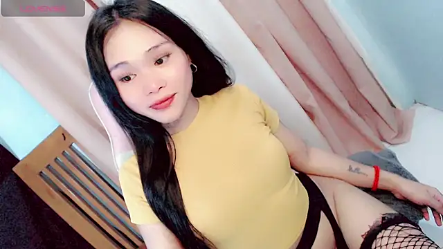 Snapshot of amomentoflust69 chatting on 10, 5, 2026 amomentoflust69 online show from 10, 5, 2026