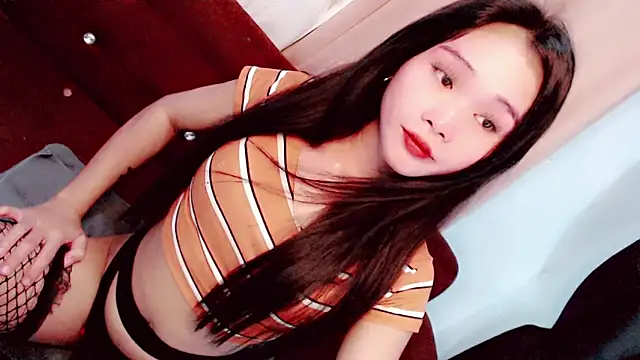 amomentoflust69 online show from 23, 3, 2026