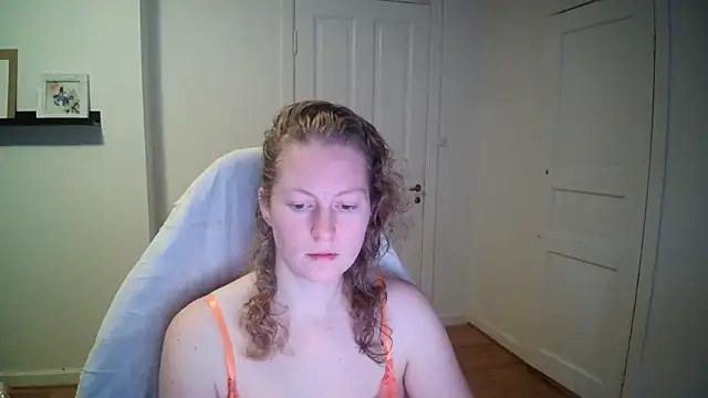 Snapshot of Girlnina-1995 chatting on 26, 11, 2025 Girlnina-1995 online show from 26, 11, 2025