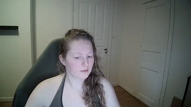 Girlnina-1995 online show from 11, 2, 2025