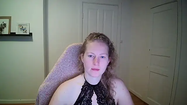 Snapshot of Girlnina-1995 chatting on 9, 10, 2025 Girlnina-1995 online show from 9, 10, 2025