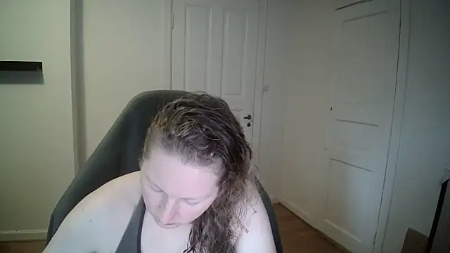 Girlnina-1995 online show from 11, 2, 2025