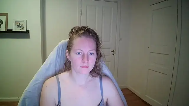 Snapshot of Girlnina-1995 chatting on 31, 10, 2025 Girlnina-1995 online show from 31, 10, 2025