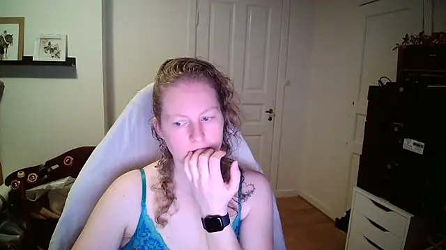 Girlnina-1995 online show from 2, 2, 2026