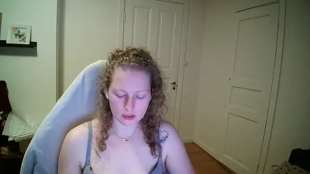 Girlnina-1995 online show from 11, 3, 2026