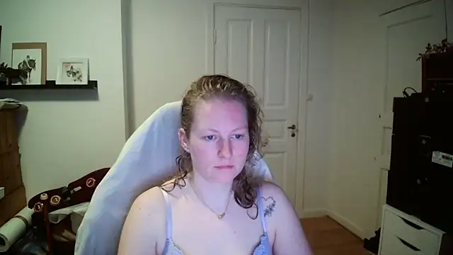 Girlnina-1995 online show from 23, 2, 2026