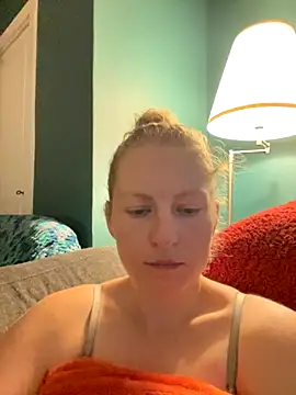 Snapshot of Girlnina-1995 chatting on 24, 10, 2025 Girlnina-1995 online show from 24, 10, 2025