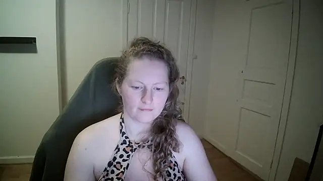 Girlnina-1995 online show from 12, 2, 2025