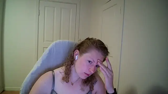Snapshot of Girlnina-1995 chatting on 12, 5, 2026 Girlnina-1995 online show from 12, 5, 2026