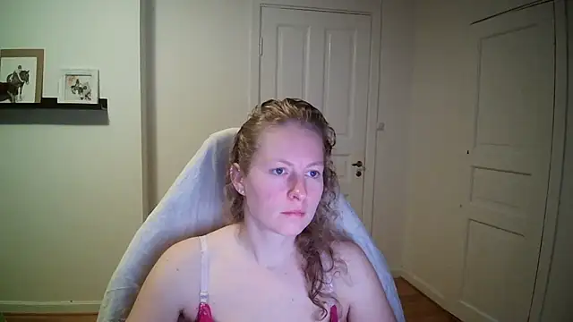 Snapshot of Girlnina-1995 chatting on 20, 10, 2025 Girlnina-1995 online show from 20, 10, 2025