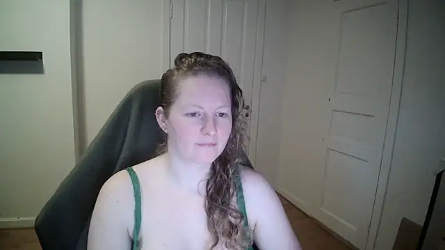 Girlnina-1995 online show from 10, 2, 2025