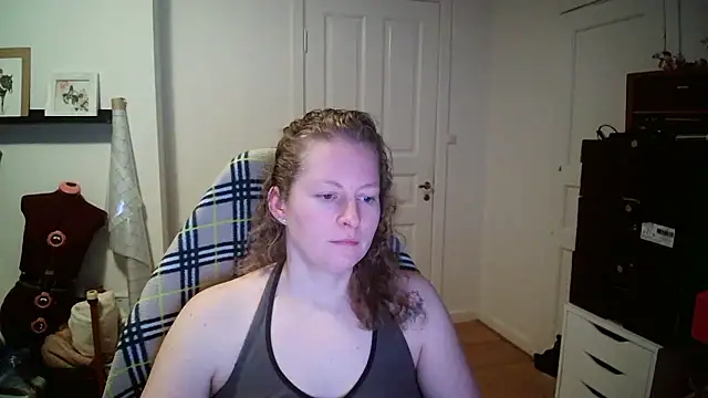 Girlnina-1995 online show from 16, 1, 2026