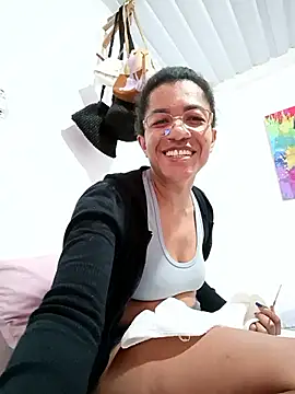 Bigassmommy x online show from 19, 4, 2026