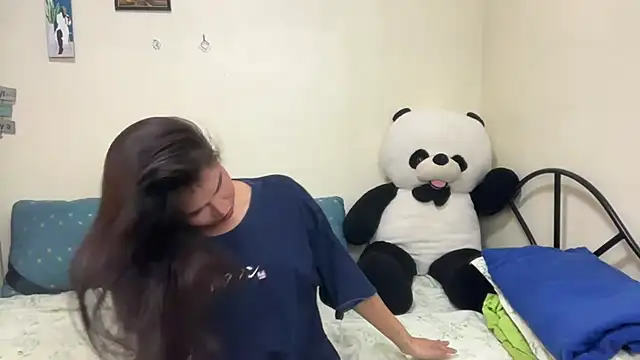 Snapshot of rihanna22 chatting on 17, 11, 2025 rihanna22 online show from 17, 11, 2025