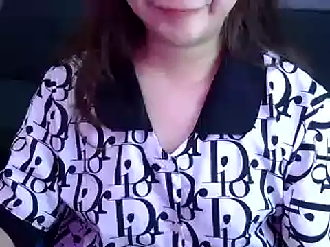 Snapshot of Bee_2k chatting on 13, 5, 2026 Bee 2k online show from 13, 5, 2026