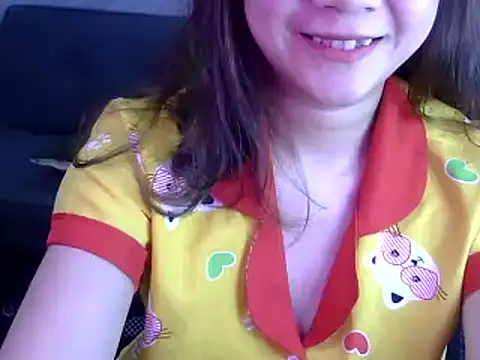 Snapshot of Bee_2k chatting on 6, 5, 2026 Bee 2k online show from 6, 5, 2026